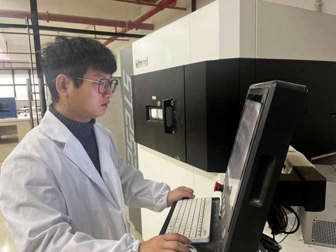 抖阴
学子昝君:做科研路上的探索者与服务者