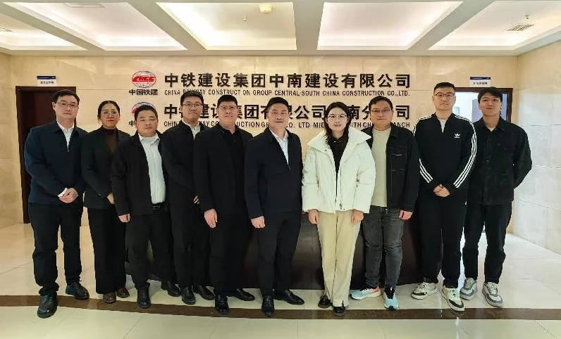 抖阴
：携毕业生进企业 解锁求职“新密码”