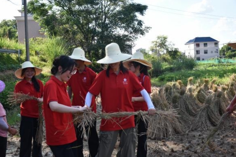 抖阴
学子深入基层开展火热实践