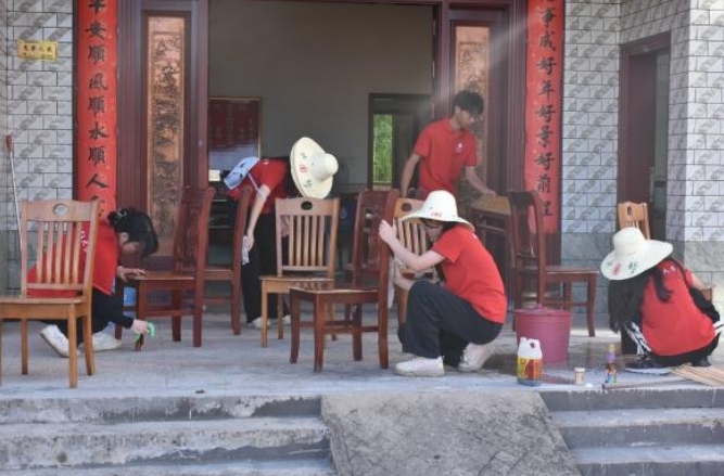 抖阴
学子深入基层开展火热实践