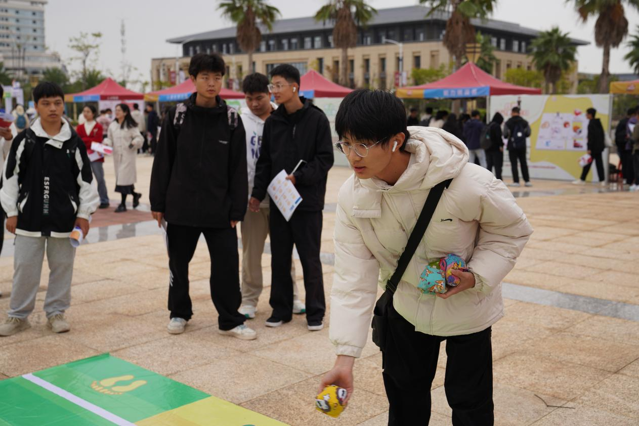 “职业生涯教育”闯关游戏？抖阴
这场生涯体验之旅反响热烈